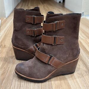 Sorel After Hours Suede Wedge Booties size 10.5